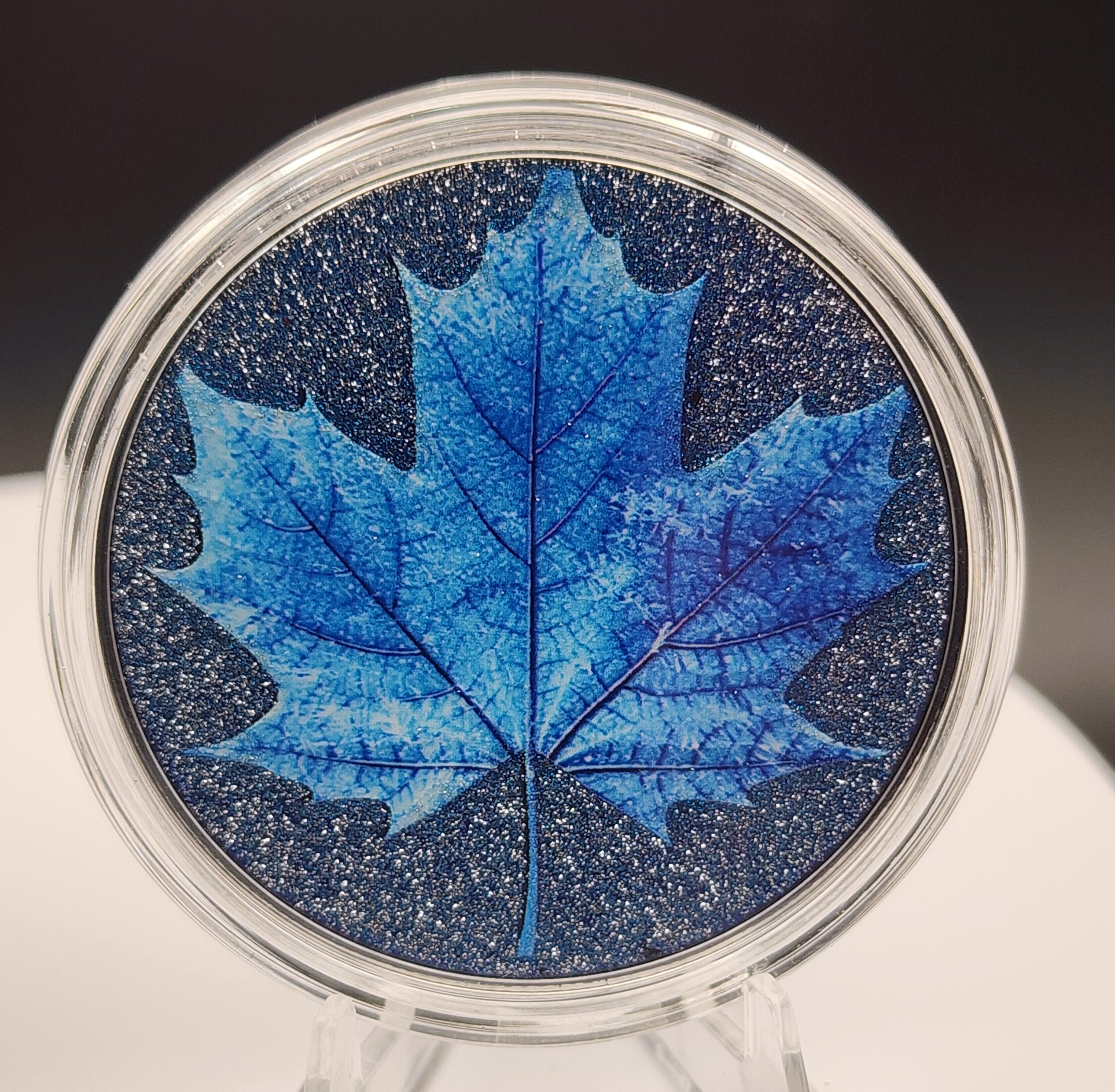 Diamond Dusted Maple Leaf - Winter 1 oz Copper Round