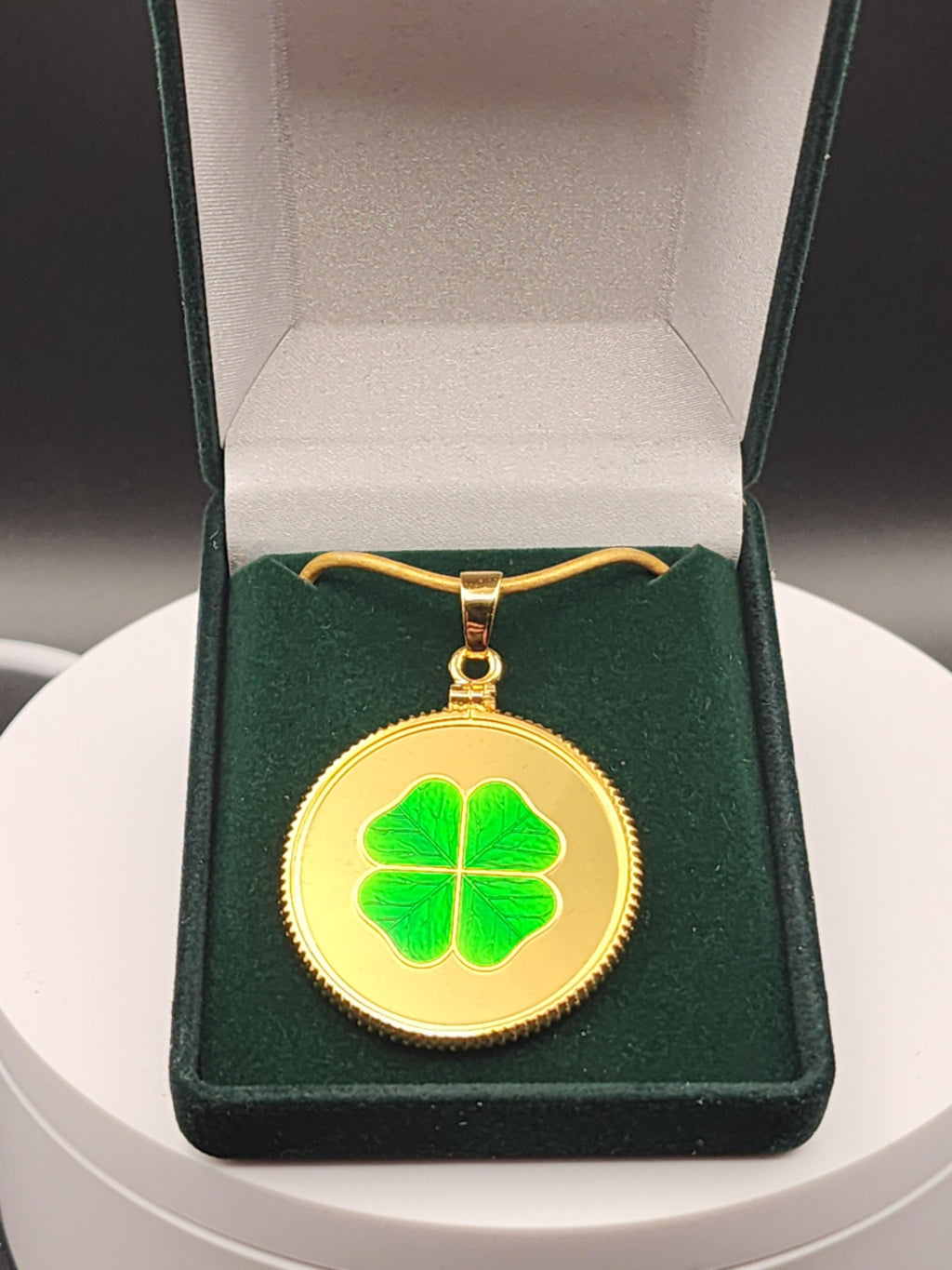 2026 Niue 4 Leaf Clover Pendant 10-gram .999 Silver 24K Gold Plated Coin