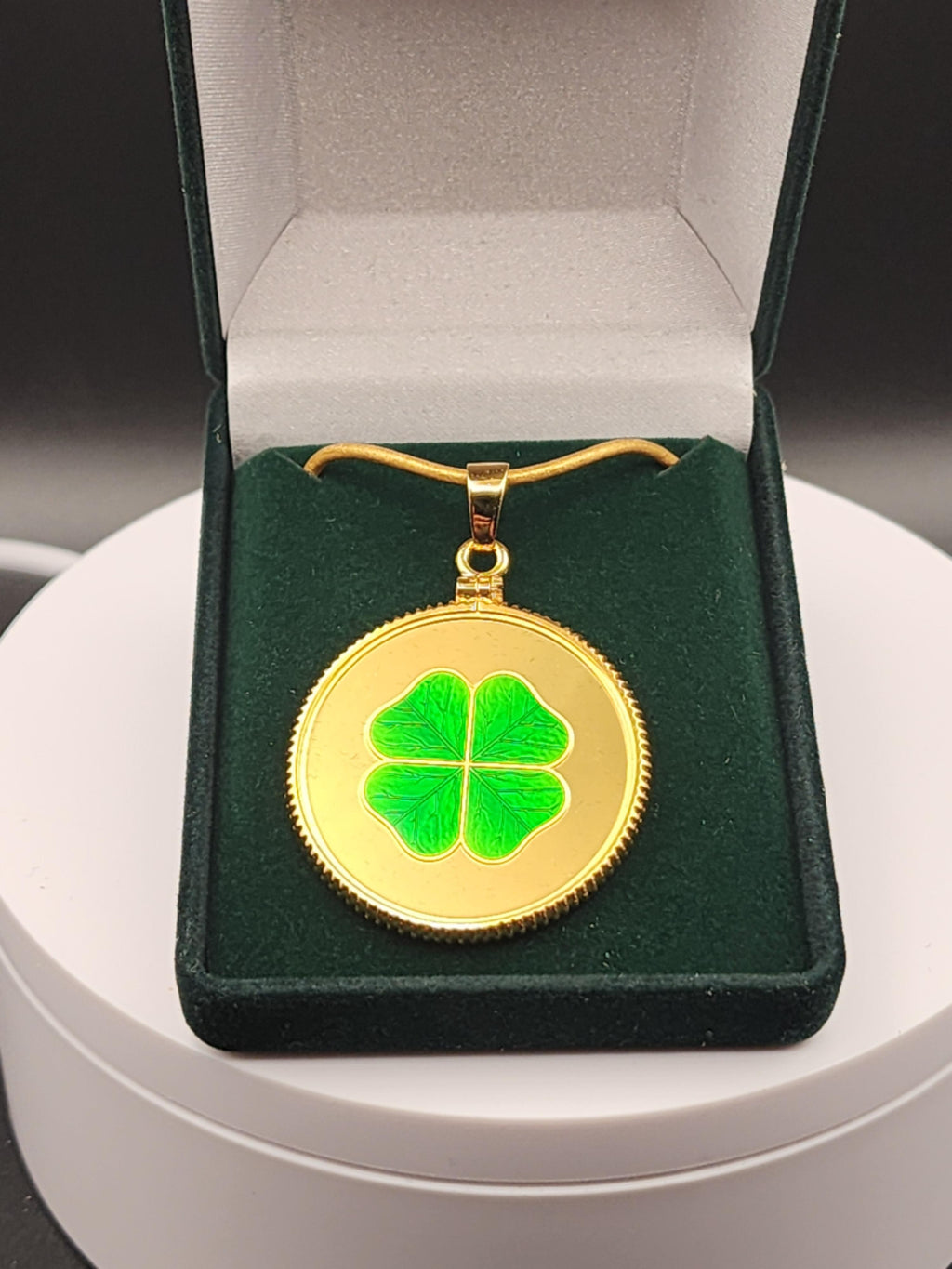 2026 Niue 4 Leaf Clover Pendant 10-gram .999 Silver 24K Gold Plated Coin