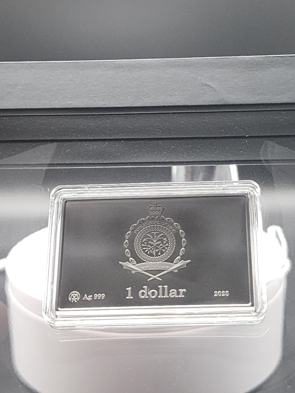 Lithuanian Mint - 2025 ‘Dogs Playing Poker’ Niue 1 oz Silver Proof Coin