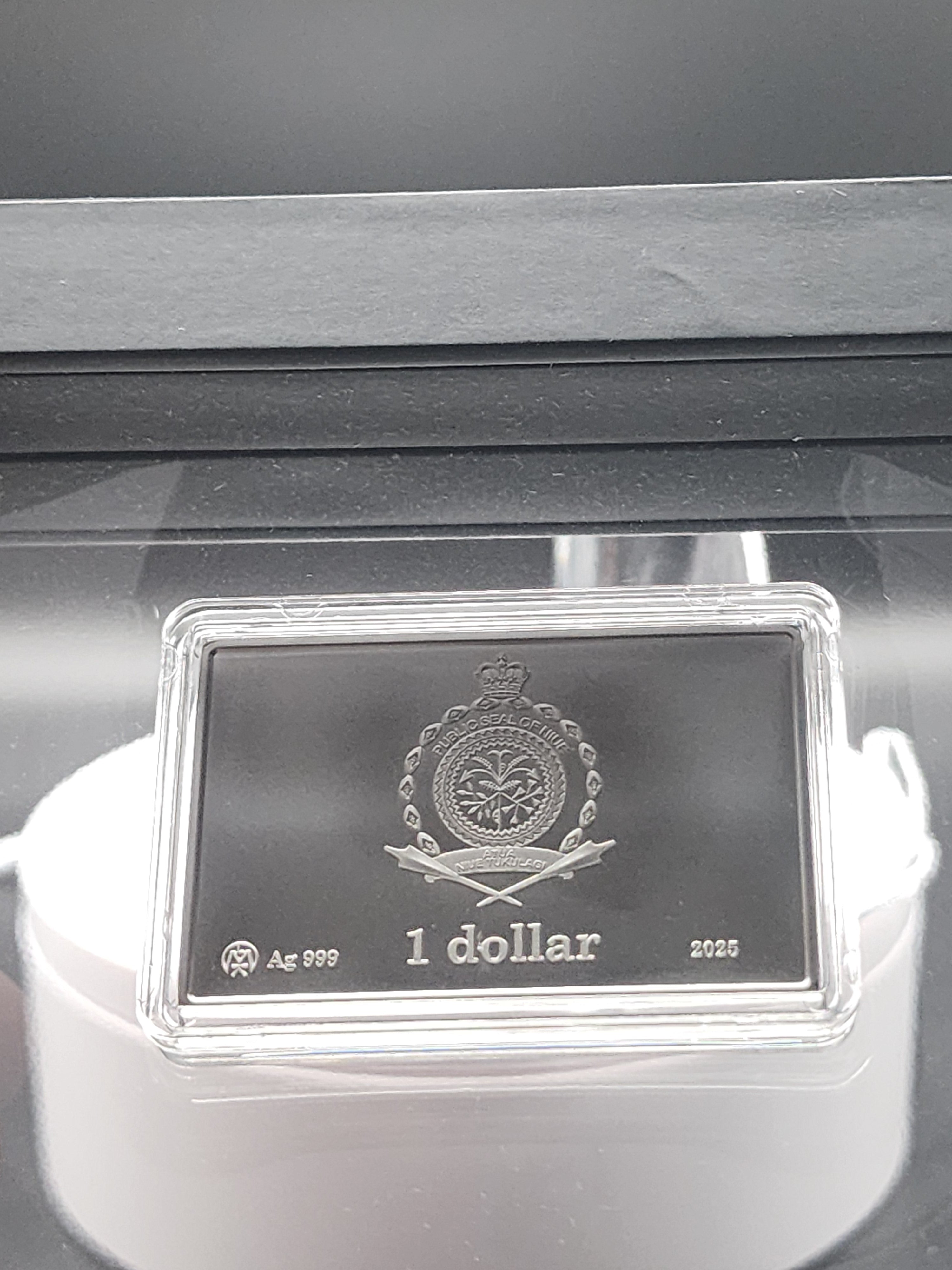 Lithuanian Mint - 2025 ‘Dogs Playing Poker’ Niue 1 oz Silver Proof Coin